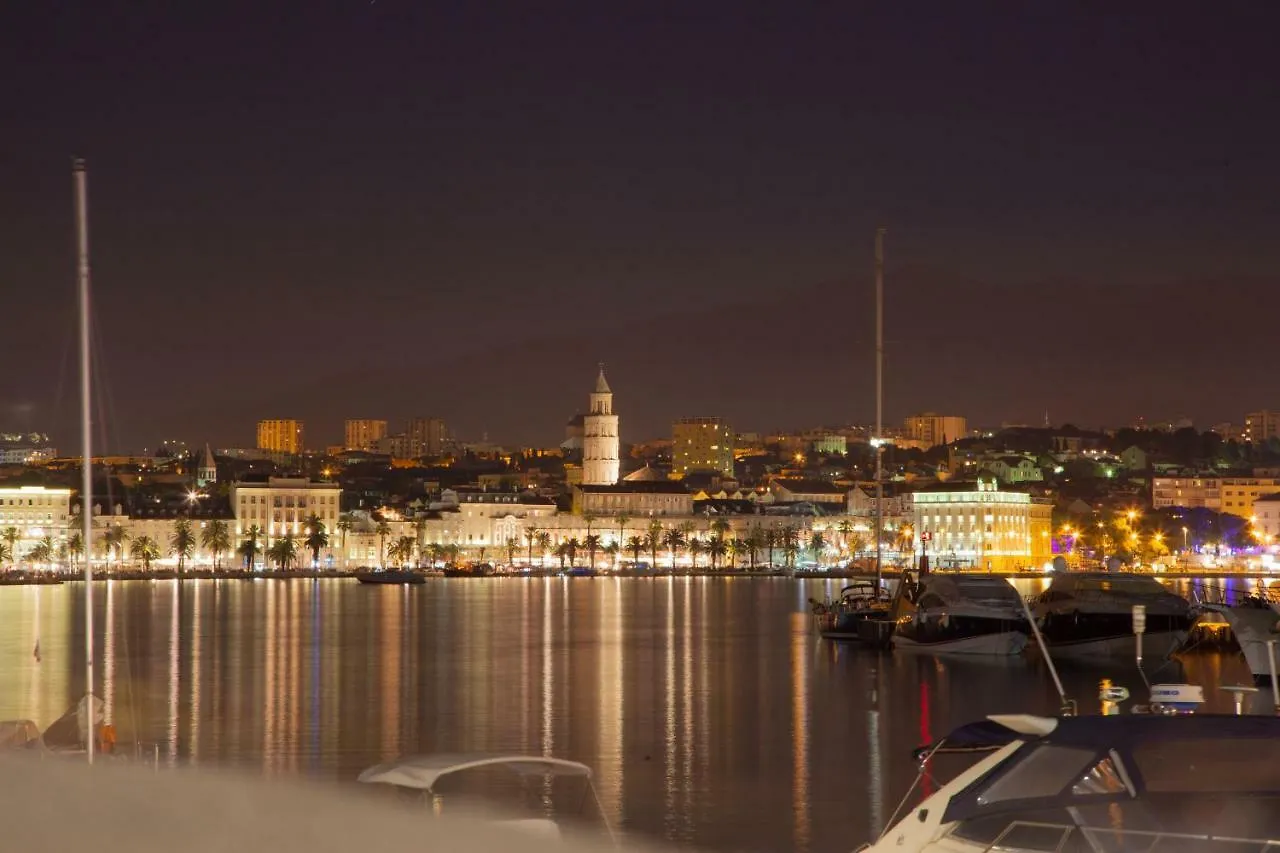 Palace Porta Argentea Luxury Apartment Split