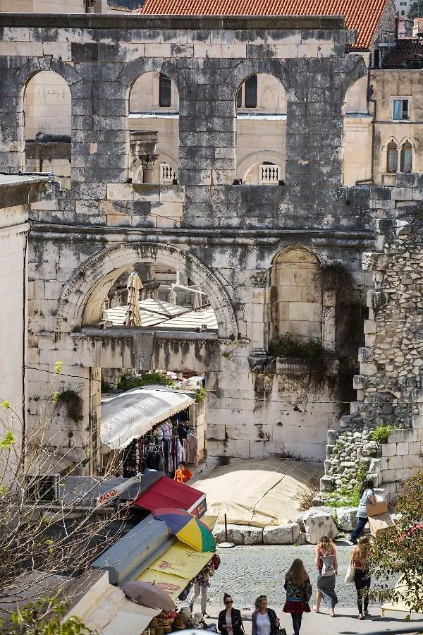 Palace Porta Argentea Luxury Apartment Split